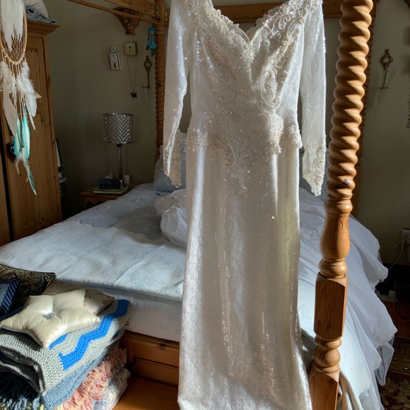 Wedding Dress - Picture 5 of 8
